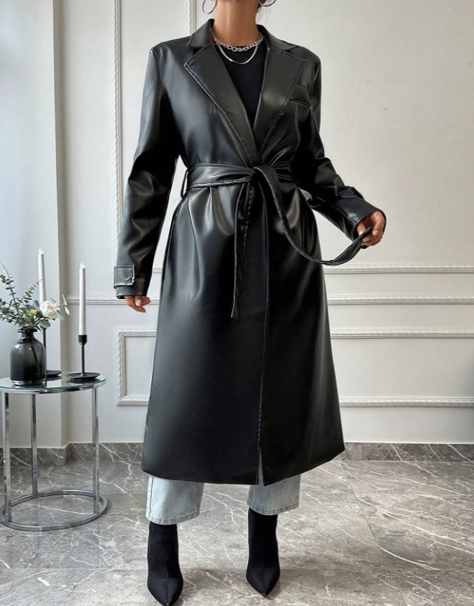 abrigo negro Catálogo SHEIN otoño-invierno 2023-2024